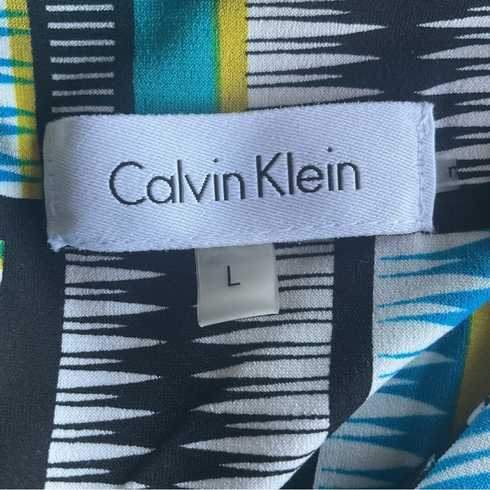 Calvin Klein Women’s Large Geometric Print Sleeveless Blouse Pleated Neck Tunic - Picture 5 of 5